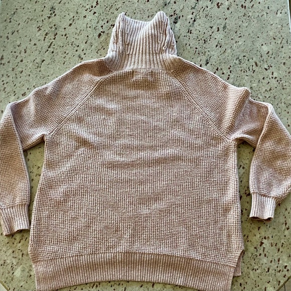 Old Navy Waffle Knit Cowl Neck Turtleneck, Split Hem Sweater, Soft Pink, Size M - Picture 2 of 7